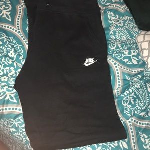 Nike Women’s Sweatpants Size M